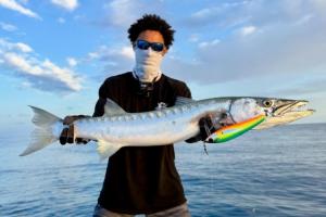 害搁那钓鱼！本西晒钓鱼成果 鱼儿们又大又长又丑！