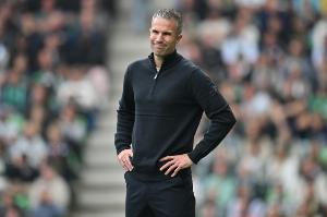 范帅！42岁范佩西带费耶诺德开局7轮6胜1平，不败战绩领跑荷甲