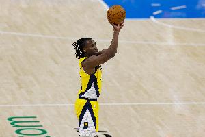 哈利缺阵&特纳离队！内史密斯谈首发变化：内姆哈德将掌控节奏