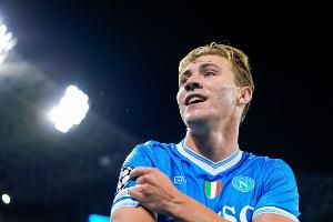 状态出色！霍伊伦本赛季7次首发打进6球