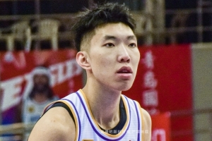 全运男篮热身赛：廖三宁12分、张才仁17分 北京轻取山东