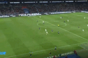 这防守...巴黎再丢一球，潘尼切利梅开二度，斯特拉斯堡3-1领先