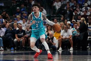 黄蜂主帅：外界总给三球贴上只想着得分的负面标签 他比这更全面