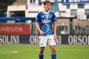 不惧对抗！186帕斯体重不到150斤，战尤文多达16次对抗成功7次