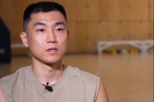 高诗岩：我们这支中国男篮最大的特点就是无私奉献