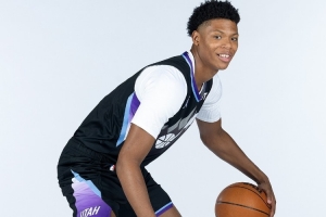 队记：揭幕战主场迎战快船 5号秀贝利升级为可以出战比赛