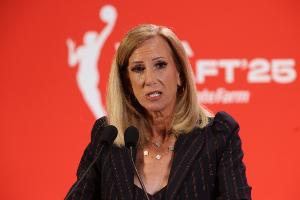 美记：WNBA向球员提出30天延期以继续劳资谈判 这能避免联赛停摆