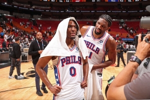 四场比赛三次末节大逆转！76人全胜战绩的背后是令人称赞的坚韧