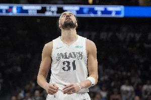 首发不保！美网友：马冬梅吸干了克莱的天赋 他像绿军鲨&回勇士吧